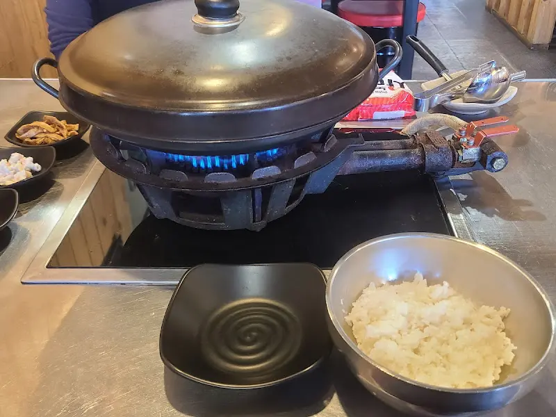 끓고 있는 부대찌개