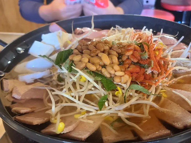 푸짐한 부대찌개 재료