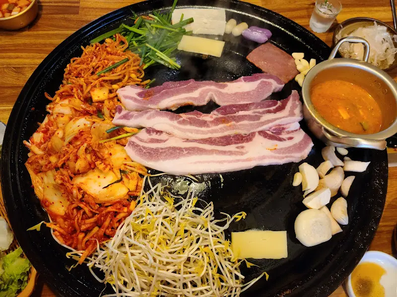 지글지글 익어가는 삼겹살