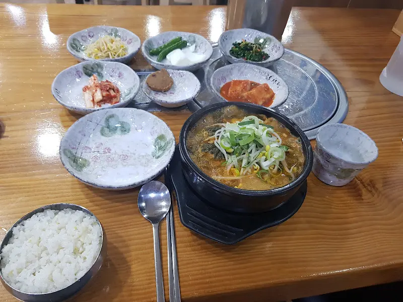 묵은지 뼈해장국