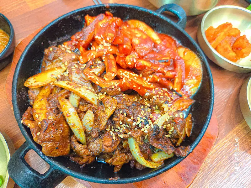 들꽃쌈밥 메뉴판