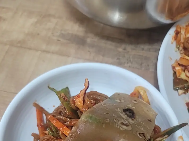 쟁반국수와 묵전