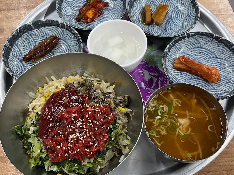 천수식당 육회비빔밥 한상차림