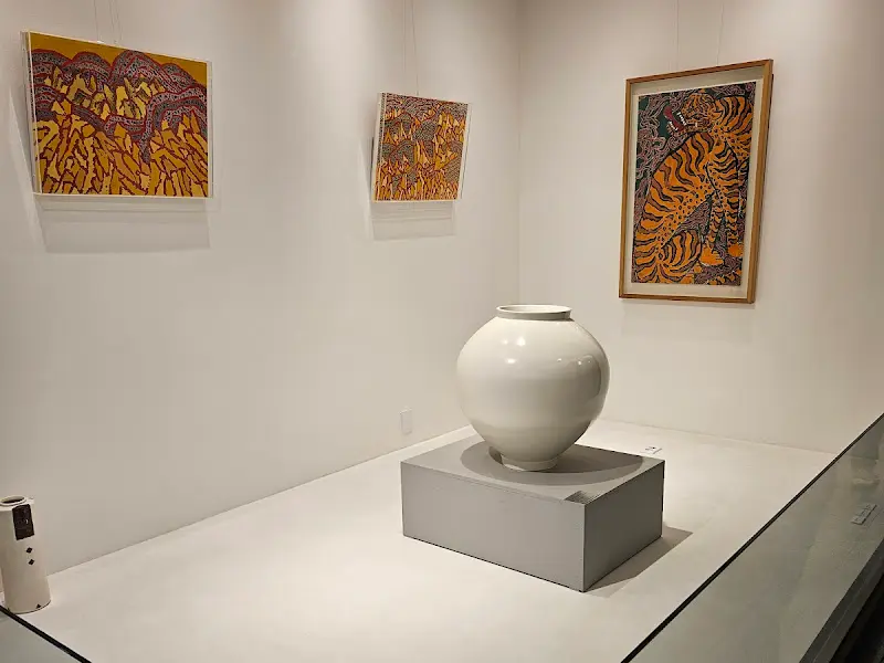 갤러리 같은 로비