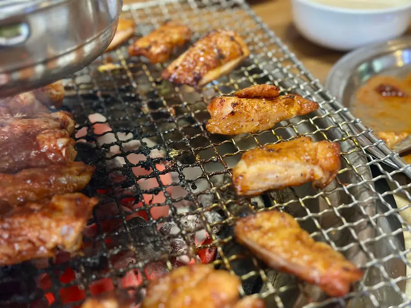 노릇노릇하게 구워진 닭갈비