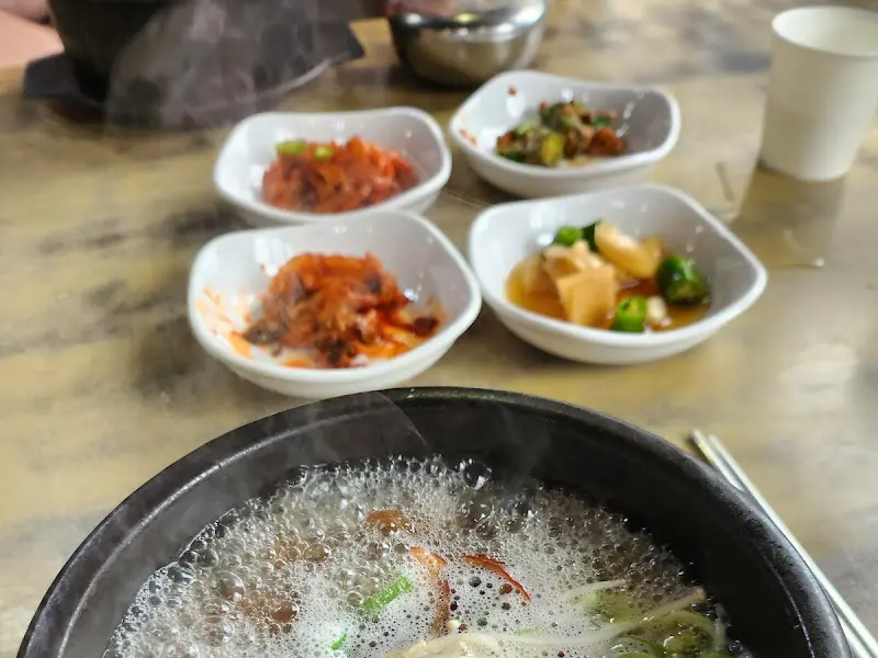 푸짐하게 차려진 한 상