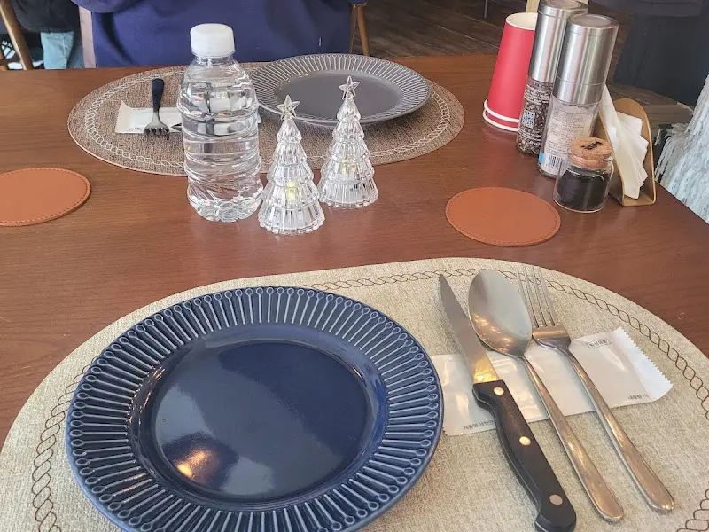 아기자기한 테이블 장식