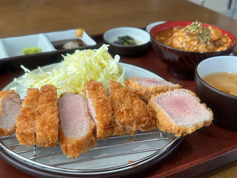 깔끔한 돈카츠 한 상