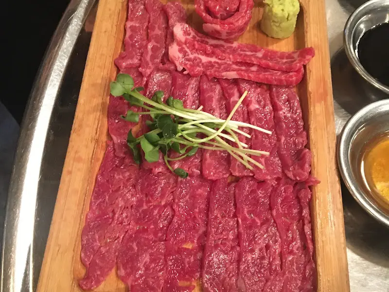 신선함이 느껴지는 육사시미