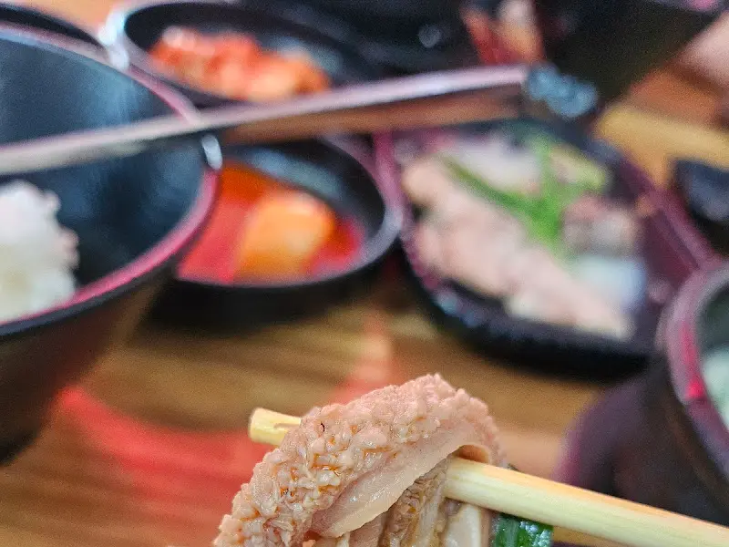 국밥 속 푸짐한 건더기