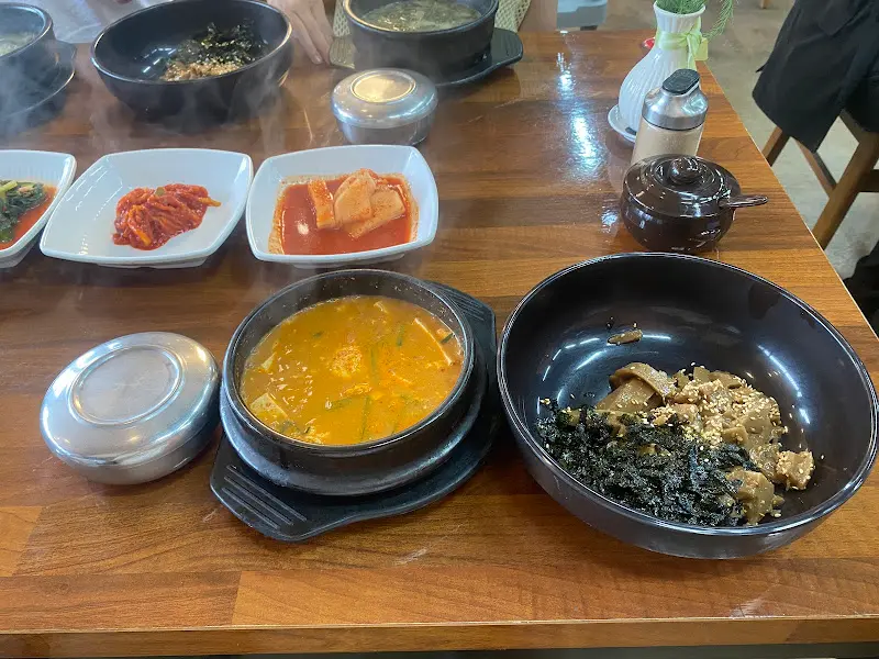 청국장 비빔밥과 반찬