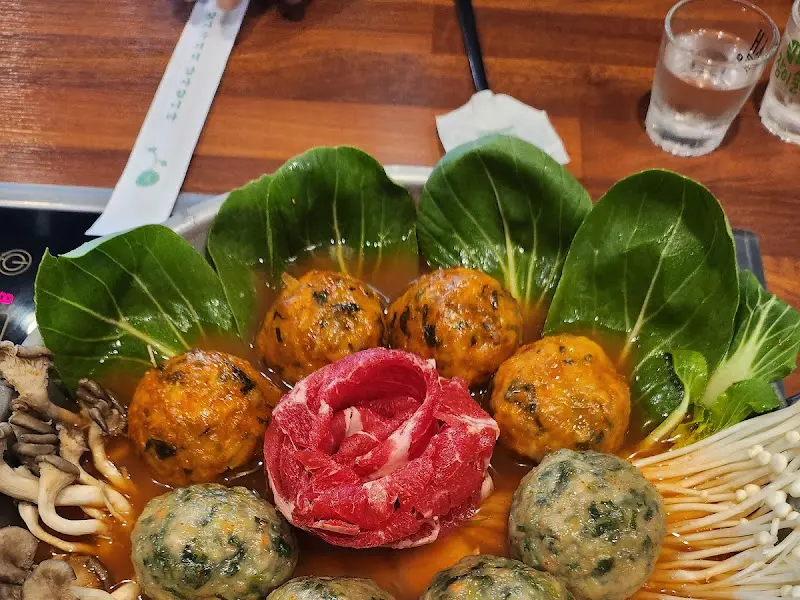 굴림만두전골의 아름다운 비주얼