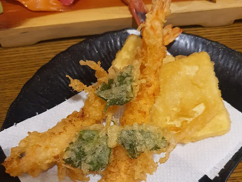 금빛 튀김옷을 입은 튀김