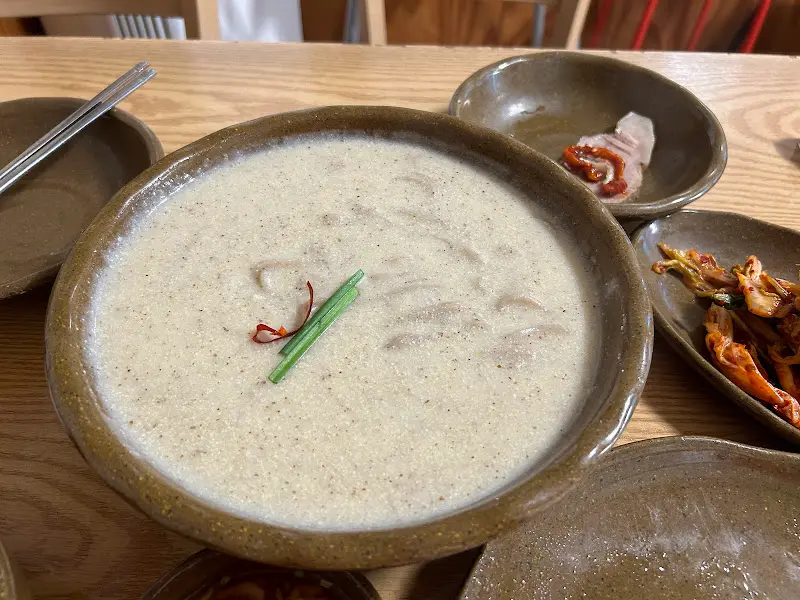 들깨칼국수 근접샷