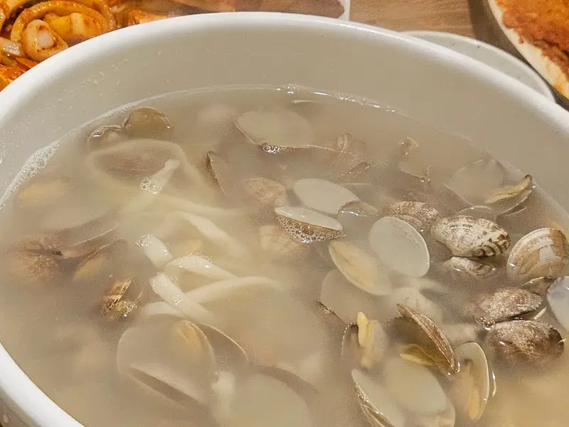 바지락 칼국수