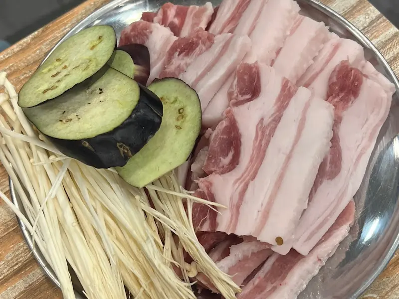 다시 봐도 먹음직스러운 밑반찬