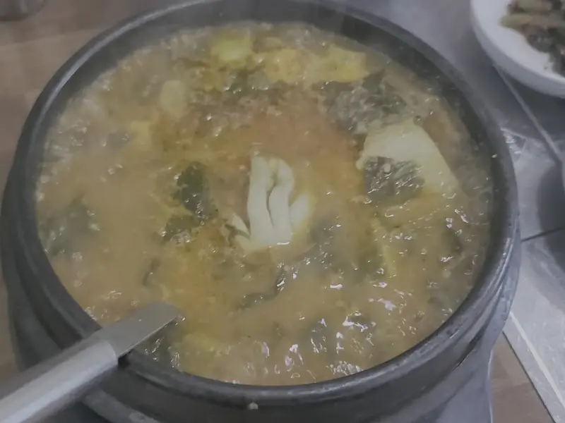 보글보글 끓는 우거지통장어탕