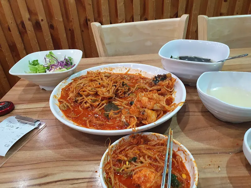 해물찜을 먹고 남은 양념에 볶아먹는 볶음밥