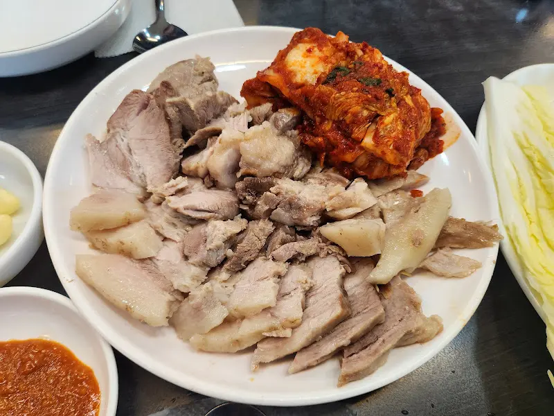 보쌈과 김치, 쌈장의 완벽한 조화