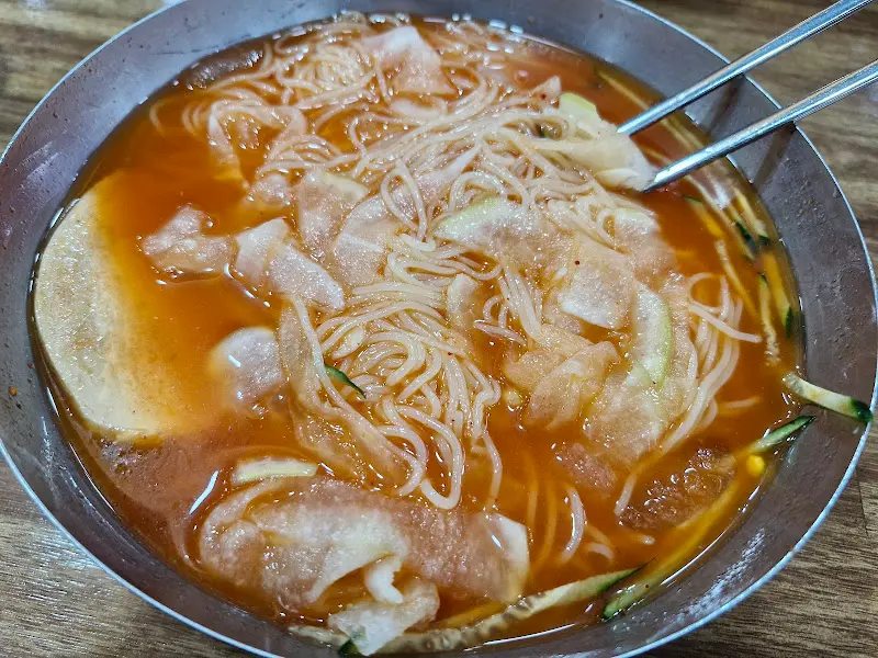 물밀면 근접 사진