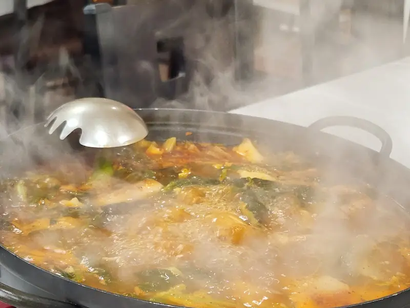 산천초목 매운탕 조리 과정