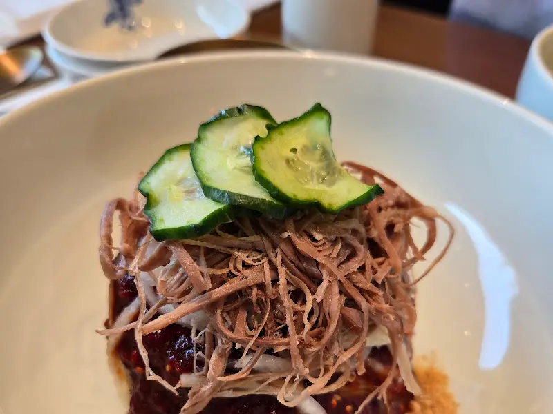 청류 비빔냉면 근접샷