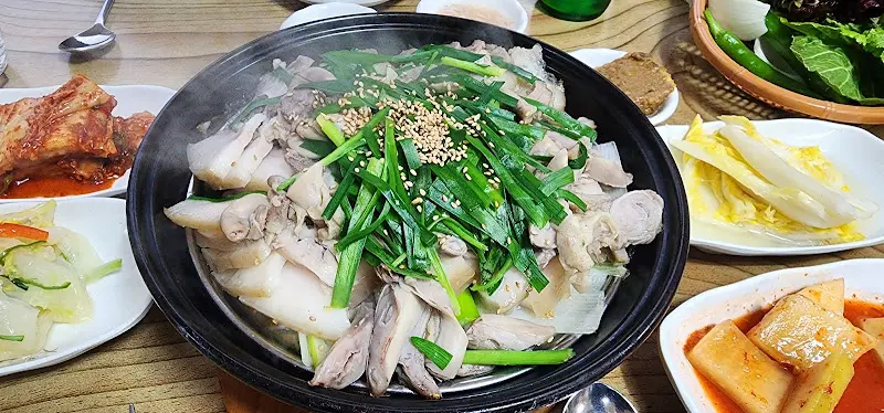 맛드리오래된돼지국밥 돼지머리 수육