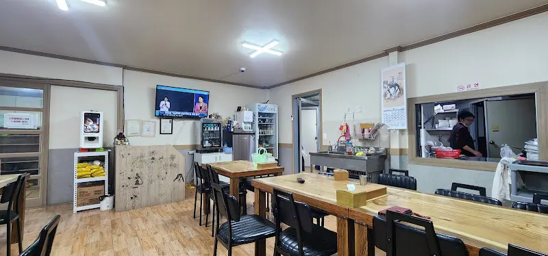 맛드리오래된돼지국밥 내부