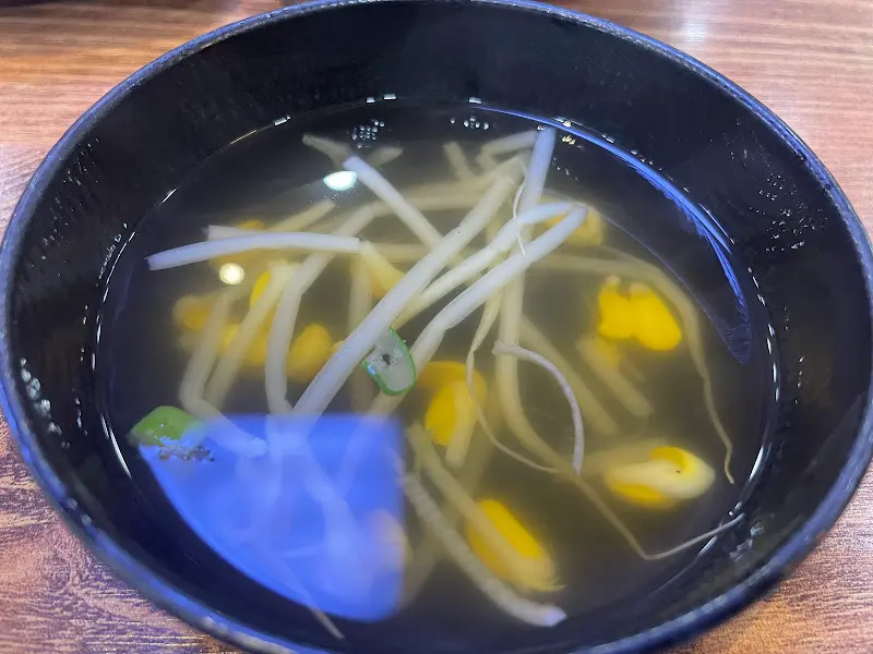 시원한 국물이 일품인 선지국밥