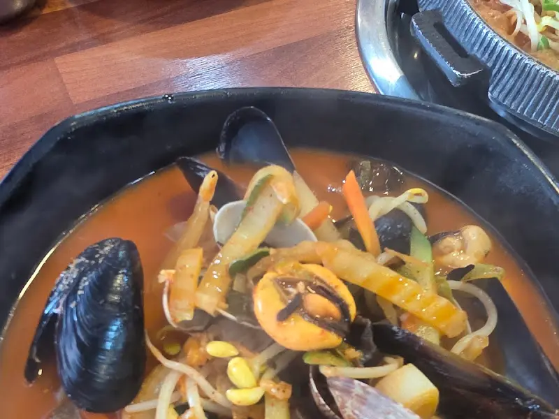 해물짬뽕칼국수 속 해산물