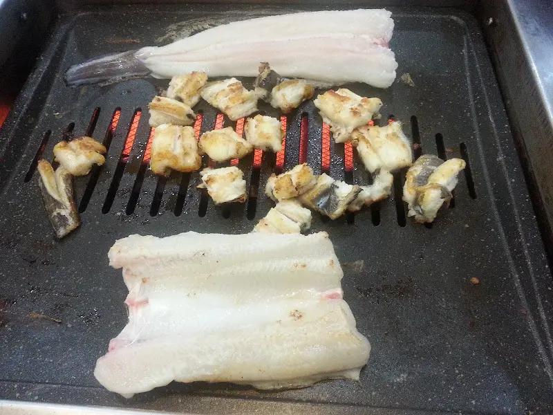 꼼장어 구이 준비 과정