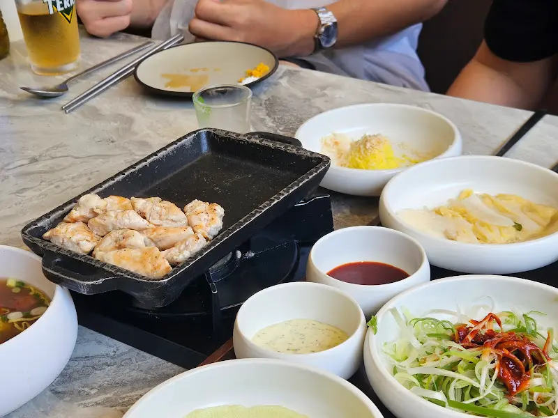 토리이에 테이블 세팅