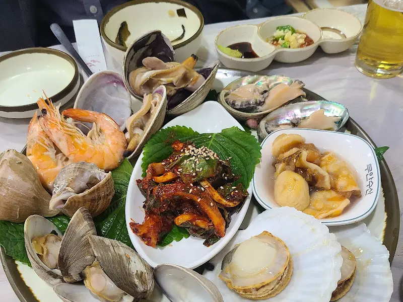 다채로운 해산물 한 상