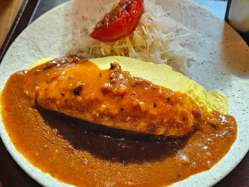 윤기가 흐르는 미도리카레의 오므라이스