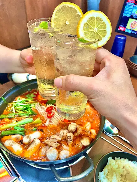 시원한 술 한 잔과 함께 즐기는 곱도리탕