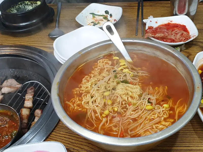 얼큰한 라면국수