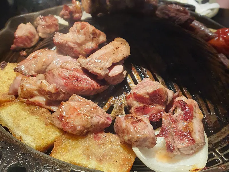 불판 위 양갈비