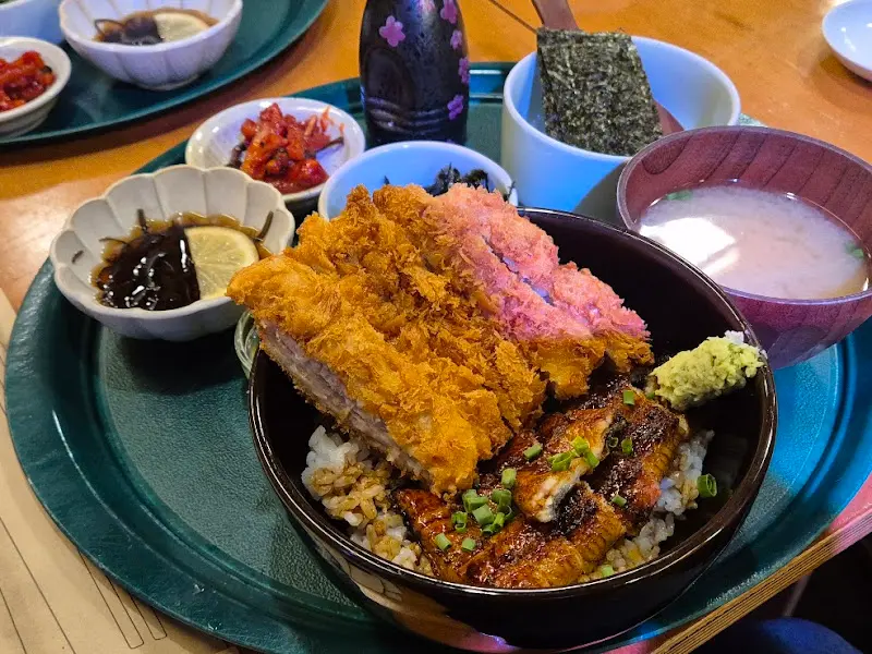 복돈장어덮밥 근접샷