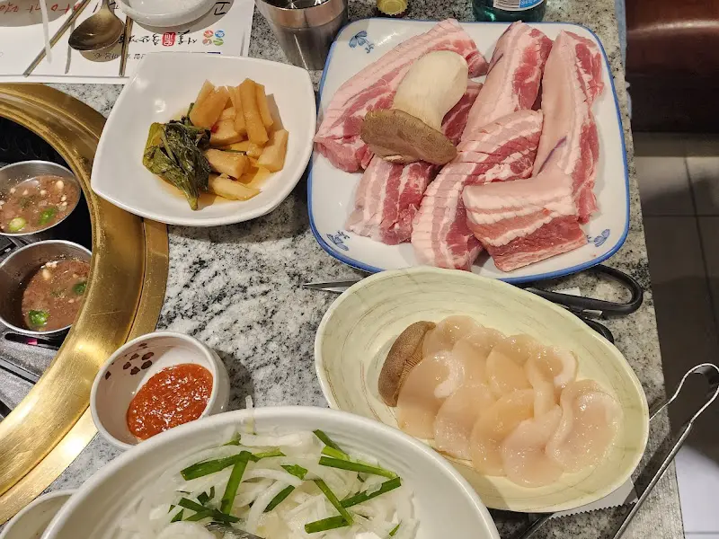 오겹살과 밑반찬