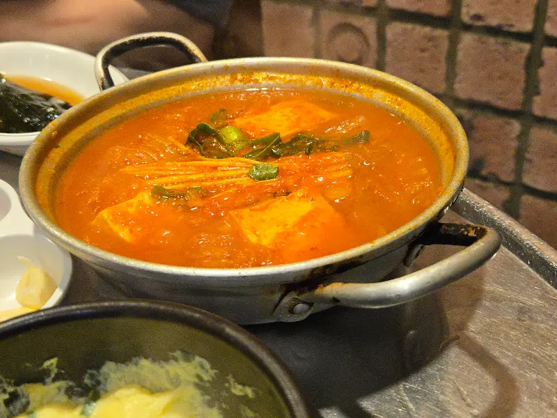 얼큰한 김치찌개