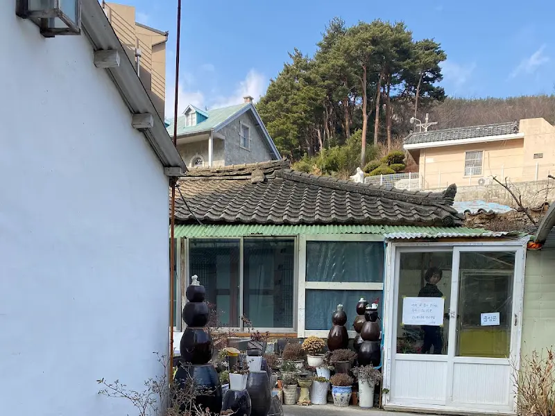 사랑방 잔치국수 건물 외관