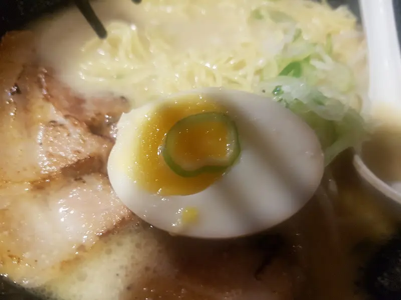 라멘과 반숙 계란