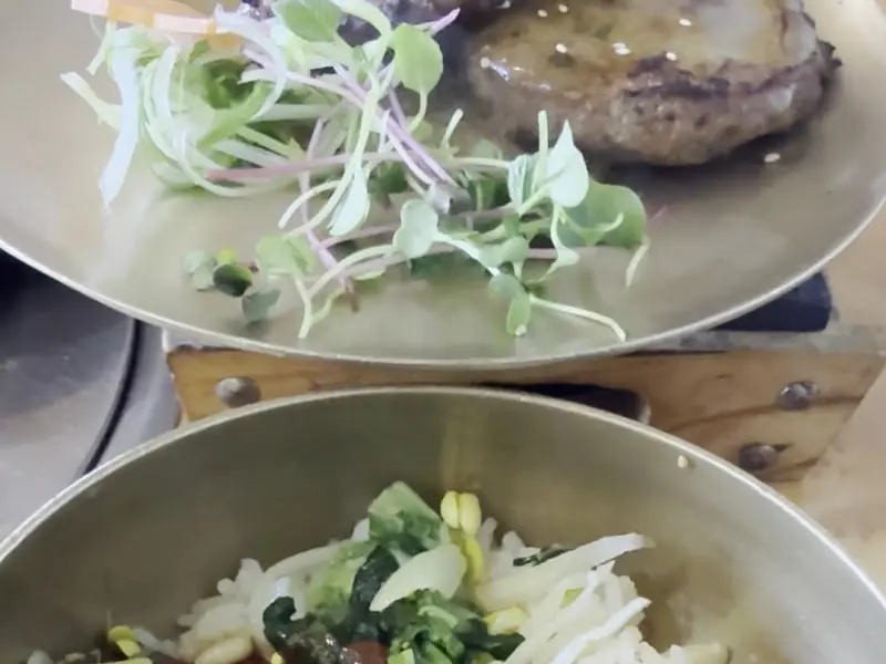 비빔밥과 떡갈비 세트