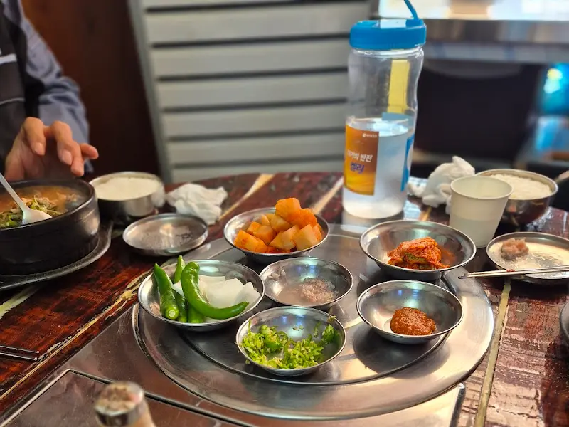 정갈하게 차려진 반찬