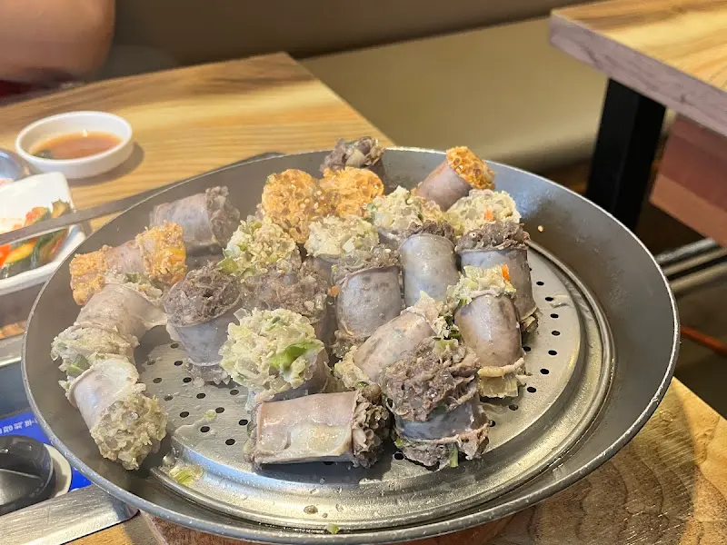 다양한 종류의 순대가 푸짐하게 들어간 모습