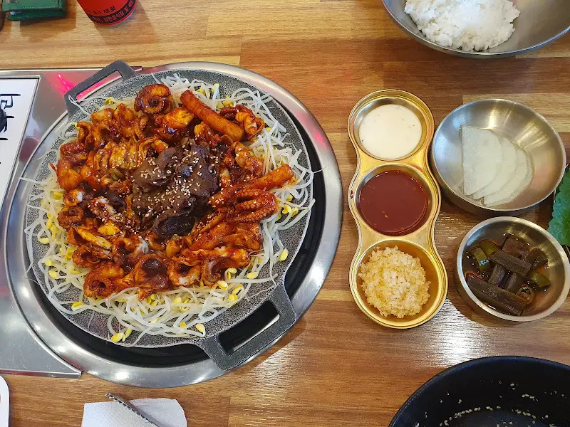 다채로운 곁들임 메뉴