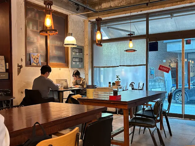 카페수작 내부 인테리어