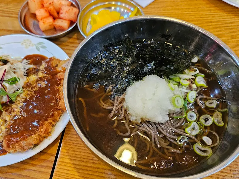 냉모밀과 돈까스 세트