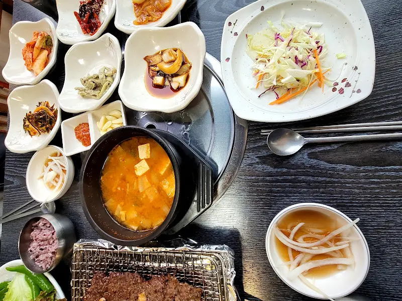 다양한 밑반찬 클로즈업