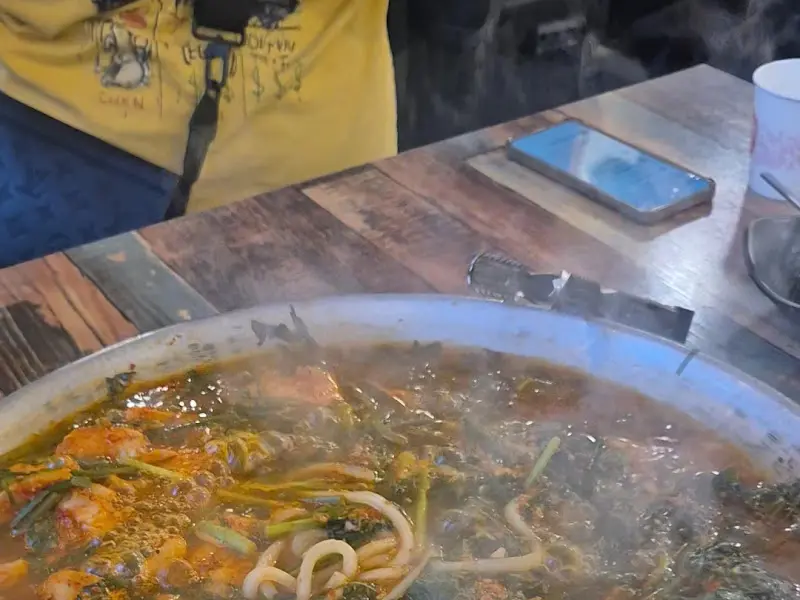 김이 모락모락 나는 물닭갈비